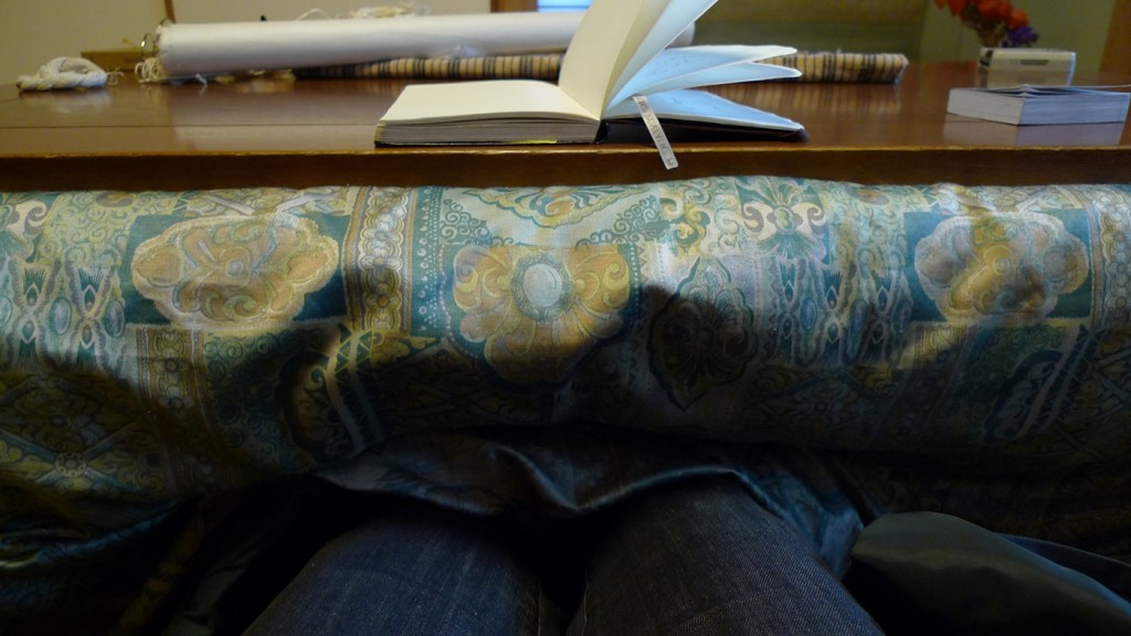 Underthetable